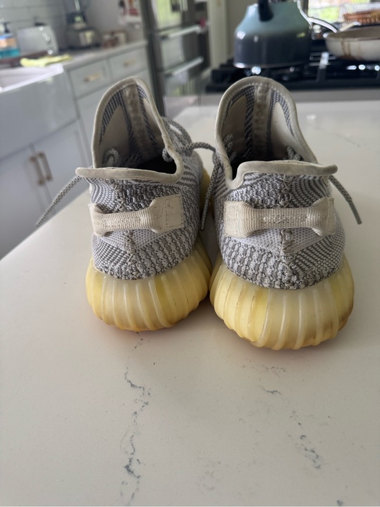 adidas Yeezy Boost 350 V2
Yeshaya (Non-Reflective)